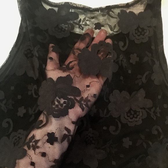 ✨3 for $15✨Forever 21 crop top - Picture 3 of 4